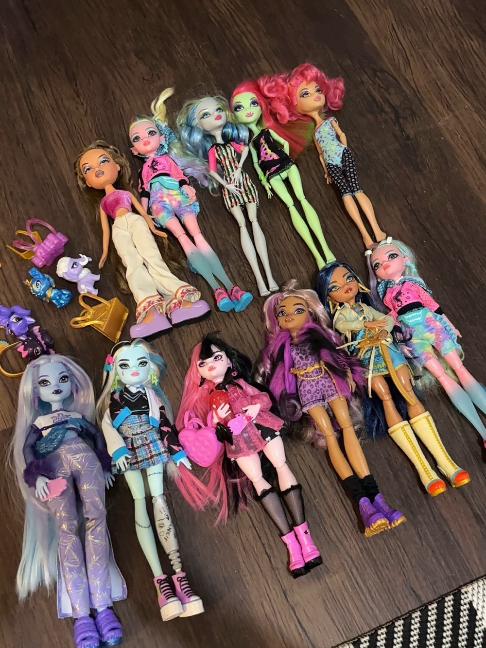 Monster High Assorted Girls Doll Set - 11 dolls